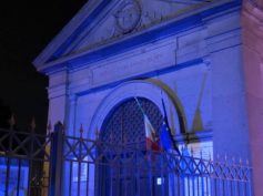 FotoNotizia: Il Museo Garibaldino illuminato di blu