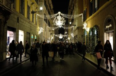 Cartoon Christmas Lights: Sabato 23 Novembre si accendono le luminarie di Via Condotti