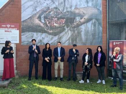 A Pietralata il nuovo mosaico digitale in bioresina: Il Tocco della Vita di Anna Crespi