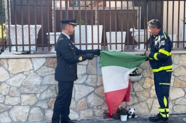 Inaugurata la targa ricordo in memoria del T.Col. Marco Meneghello, che ha perso la vita in seguito all’incidente aereo del 7 Marzo