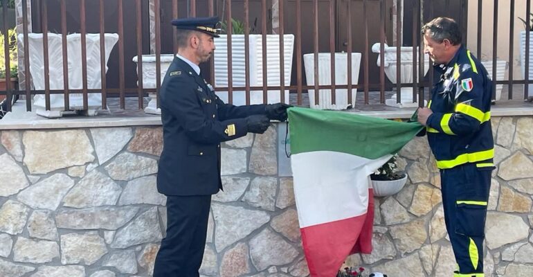 Inaugurata la targa ricordo in memoria del T.Col. Marco Meneghello, che ha perso la vita in seguito all’incidente aereo del 7 Marzo