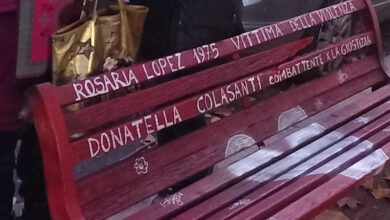 Garbatella nasce la panchina Rossa indipendente dedicata a Rosaria e Donatella